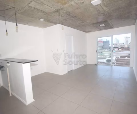 Loft para Locação no Edifício Residencial San Lucas - Iluminação Natural e Localização Privilegiada em Pelotas