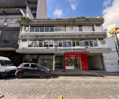 Alugo Cobertura com 02 Quartos, Bairro Centro - Blumenau