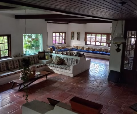 Casa à venda | 1260 m² | 4 suítes | 6 vagas na Roseira / Mairiporã - SP!