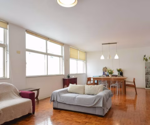 Apartamento tipo para venda com 3 quartos, sendo 1 suíte, 180m²