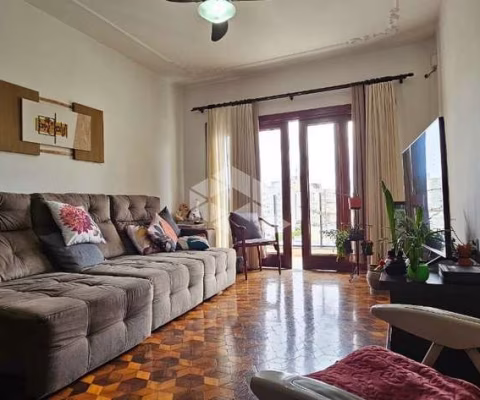 Apartamento 3 quartos e 1 vaga na Cidade Baixa.