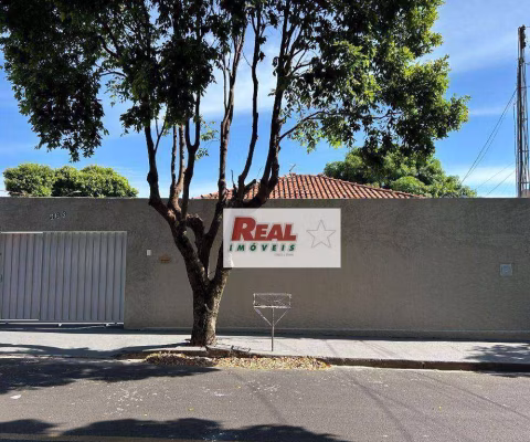 Casa com 3 dormitórios para alugar, 280 m² por R$ 1.738,08/mês - Paraíso - Araçatuba/SP