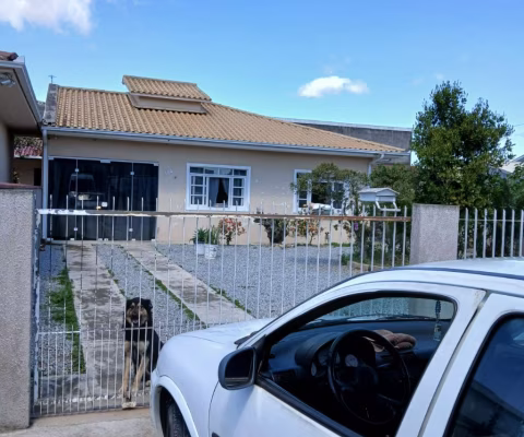 CASA 3 Quartos, 3 Vagas, Amplo Terreno - Barra do Aririú