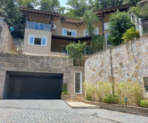 Casa em Condomínio, com 4 quartos e 280m², à venda em Pendotiba, Niterói/RJ