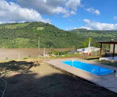 Casa de campo, com piscina, linda vista do Uruguai a venda no Goio-ên, Chapecó. Clique para ver mais.