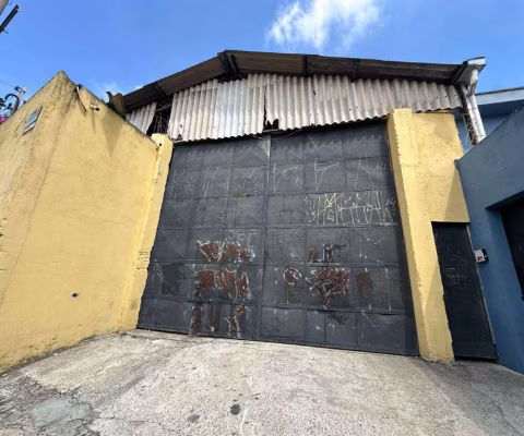 Galpão com 1.200 (m²) e pé direito alto