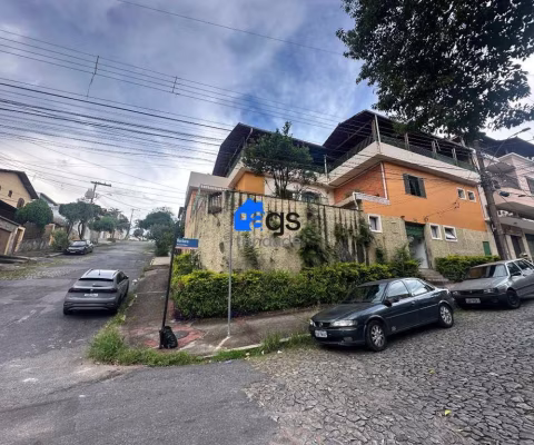 Casa com 3 quartos à venda na Coronel Júlio Pinto, 32, Sagrada Família, Belo Horizonte