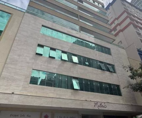 Apartamento com 3 quartos à venda na Rua 250, 335, Meia Praia, Itapema
