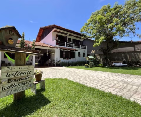 Sobrado com 5 quartos à Venda, Cambiju - Itapoá
