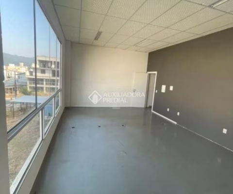 Sala comercial para alugar na Rua Roma, 138, Santa Regina, Camboriú