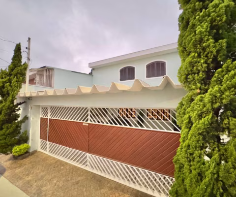 Sensacional casa tipo para venda com 3 quartos, sendo 1 suíte, 300m²