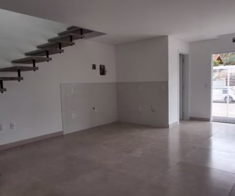 Sobrado espaçoso a venda em Bombinhas