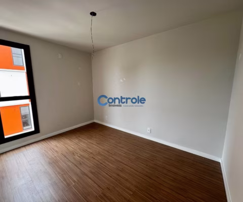 Apartamento com 02 dormitórios com churrasqueira e vista mar na Serraria.