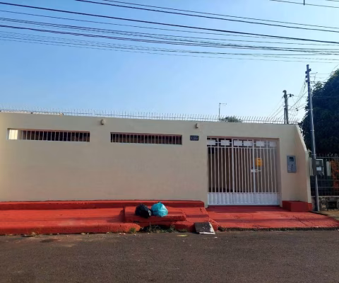 Casa boa com 3/4 no  Aponiã.