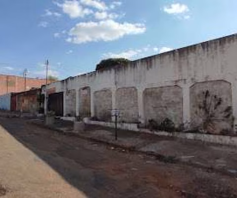 Excelente Área Próxima ao Colégio Couto e Unievangélica
