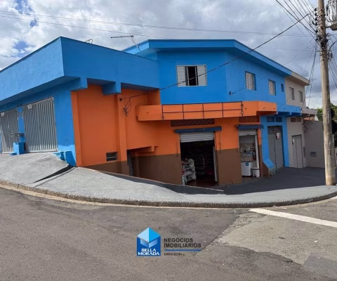 4 salões comerciais + 3 casas de esquina à venda
