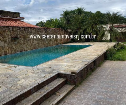 Casa C/ Fino Acabamento e Quintal Grande