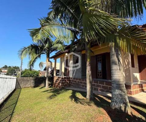 CASA DE ESQUINA COM 3 DORMITÓRIOS