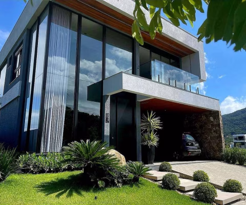 Casa 4 Dormitorios (3 Suites), Piscina - Pedra Branca, Palhoça/SC