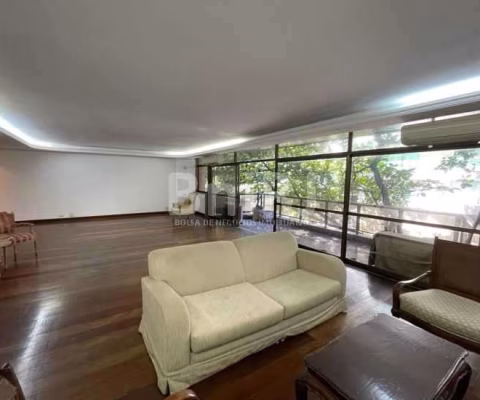 Apartamento 4 quartos na rua Venancio Flores na quadra da praia do Leblon