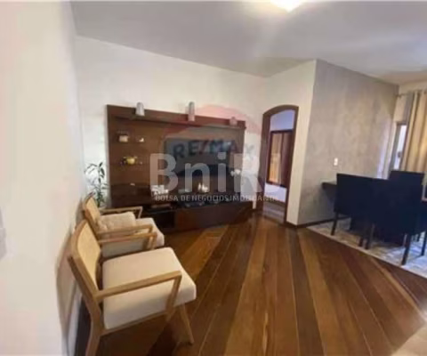 Vando esse maravilhoso apartamento no coração da Vila Valqueire, cercado de todos os tipos de comércio para você e sua família. cod 1035-37