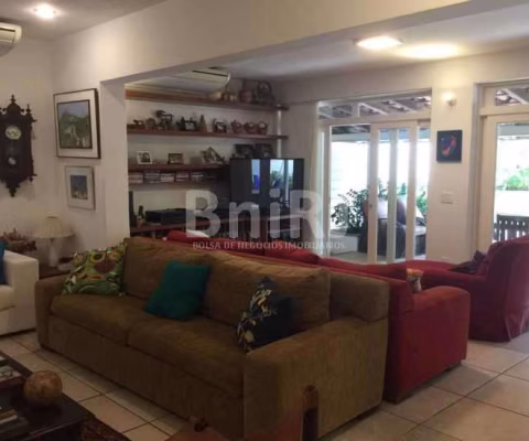 charmosa casa recem reformada no Horto