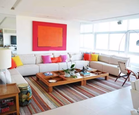 Apartamento todo reformado frontal mar