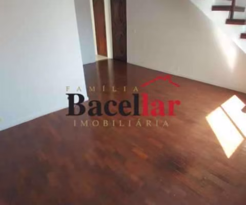 Apartamento com 2 quartos para alugar na Rua Marquês de Valença, Tijuca, Rio de Janeiro