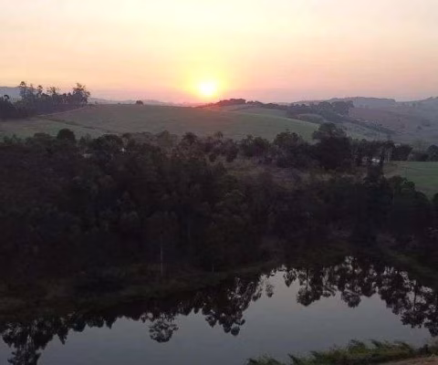 Residencial Santa Maria | LOTES a partir de 250m² em PEDRA BELA com Área de Lazer e Lago