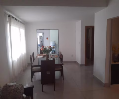 Linda casa com quartos sendo 1 suite - 2 vagas  - Jardim Alberto Gomes - Itu,