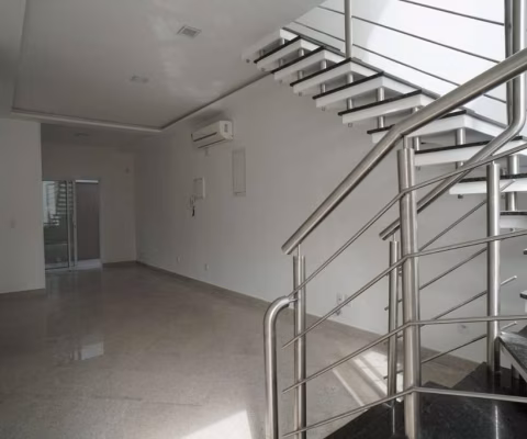 Casa comercial à venda na Rua Antônio Daniel Dalcuche Filho, 27, Uberaba, Curitiba
