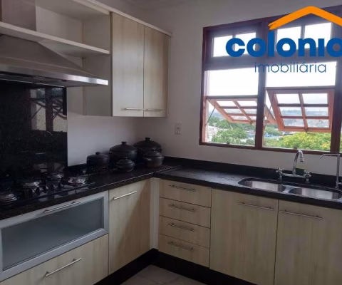 SOBRADO A VENDA COM 3 DORMITÓRIOS SENDO 1 SUÍTE 2 VAGAS DE GARAGEM COBERTA, COM CHURRASQUEIRA E EDÍCULA 207 M² DE CONSTRUÇÃO.PARQUE CIDADE JARDIM, JU