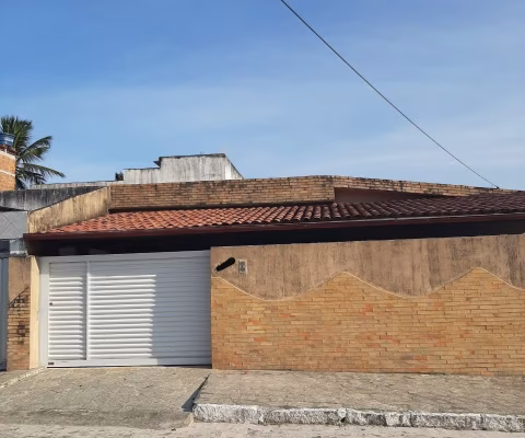 EXCELENTE CASA RESIDENCIAL NA TORRE COM 03 QUARTOS E EXCELENTE QUINTAL