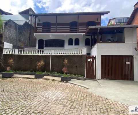 Casa para Venda em Teresópolis, ALTO, 4 dormitórios, 1 suíte, 3 banheiros, 1 vaga