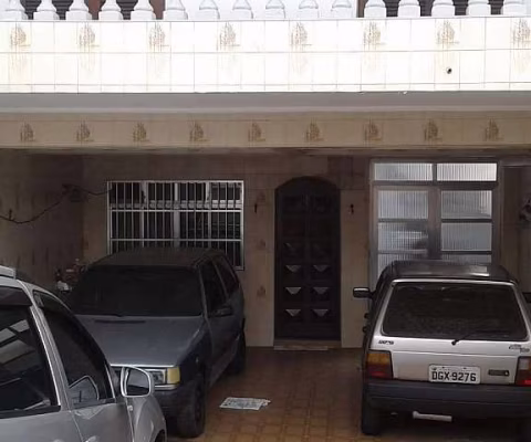 SOBRADO 3 DORM 2 WC + SOBRADO FUNDOS 2 DORM 2 WC - 6 VAGAS