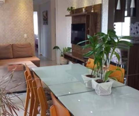 Apartamento mobiliado de 3 dormitórios com suíte e 2 vagas de garagem.