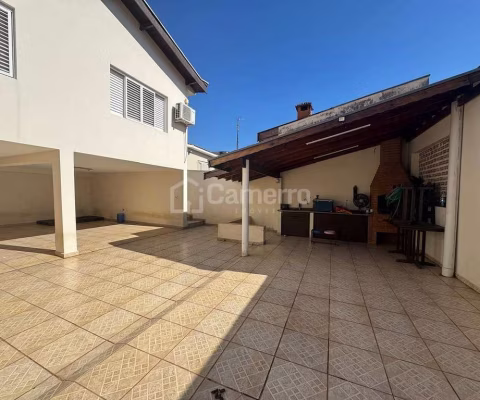 Casa com 3 dormitórios, sendo 2 suítes,  à venda, 235 m² por R$ 560.000 - Nova Americana - American