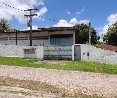 Vende-se galpão em Dias Davila.