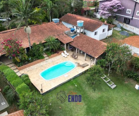 OPORTUNIDADE DE COMPRA - Chácara em condomínio fechado com Piscina e campo de futebol