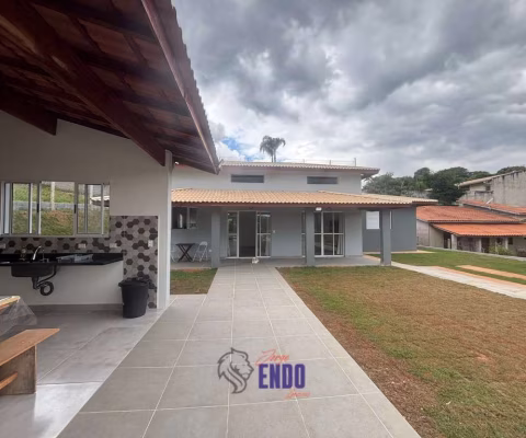 VISTA PARA O PÔR DO SOL Linda chácara em condomínio fechado Casa Novinha