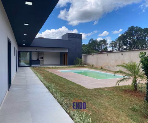 Linda chácara em condomínio fechado Casa nova