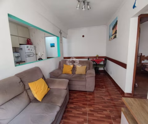 Apartamento 2 Dormitórios, Varanda, 1 vaga de garagem na Vila Caiçara