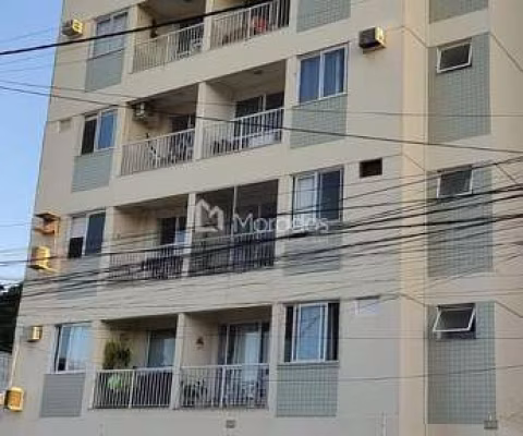 Apartamento 02 quartos, sendo uma suíte com armários  modulados e ar condicionado e ventilador de teto, no IPS  -  Campos dos Goytacazes