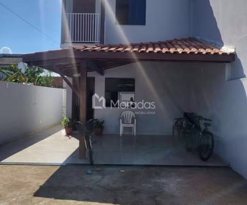 Descubra o seu novo lar no coração do Parque Imperial, em Campos dos Goytacazes! Esta encantadora casa de 180m² de área útil é o refúgio perfeito para quem busca conforto e praticidade. Com dois dormi