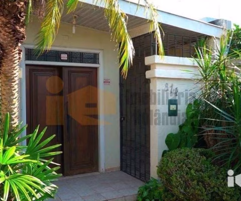 Casa Residencial , Centro, Rolândia - CA0002.