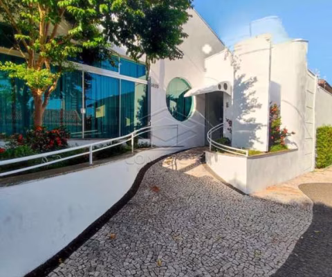 EXCELENTE IMÓVEL COMERCIAL Á UMA QUADRA DA AV. GETÚLIO VARGAS