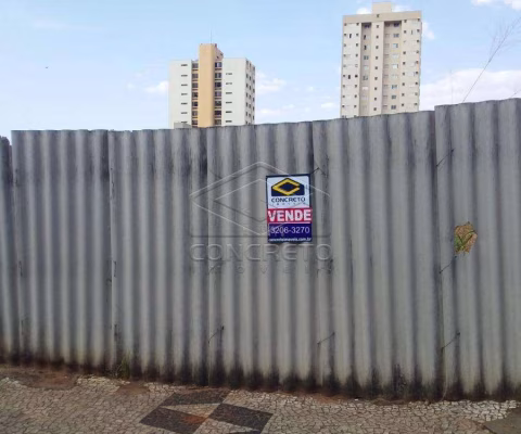 TERRENO DIFERENCIADO NO CENTRO - ESQUINA