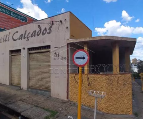 IMÓVEL DE ESQUINA PARA REFORMA RESIDENCIAL OU COMERCIAL - ESQUINA COM O PREDIO DO FORUM