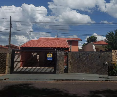 Casa à venda com Edícula - Centro de Piratininga