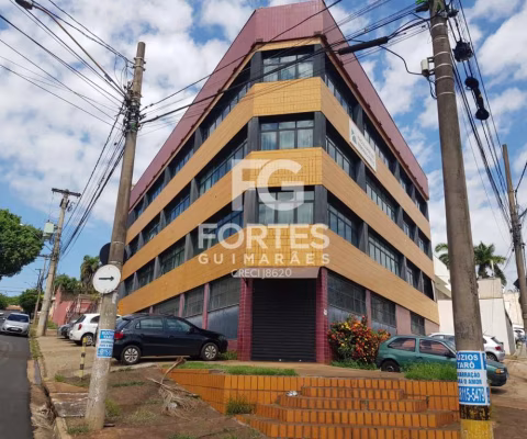 Imóvel comercial, pavimento térreo, 472,57 m² de construção, Jardim América.